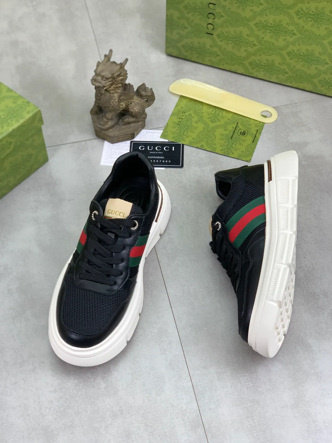 Men's shoes 💰P400💰[New style]🆘 The latest model from Gucci GUCCI official website🎁Classic casual and fashionable men's shoes👟Best model💥The style is simple and elegant, exclusive for trendy men. Unique official website latest brand elements👑Gucci original decoration, fashionable and generous, original soft calfskin fabric➕Comfortable soft first-layer pigskin lining ✅The official website specifies wear-resistant casual outsole, the classic model is photographed in real life🎬Color: 2️⃣colors available😍Number of codes: 38-44